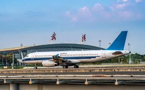 林芝空运武汉机场